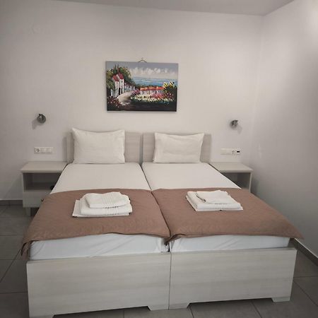 Alexia Rooms Палеохора Екстер'єр фото