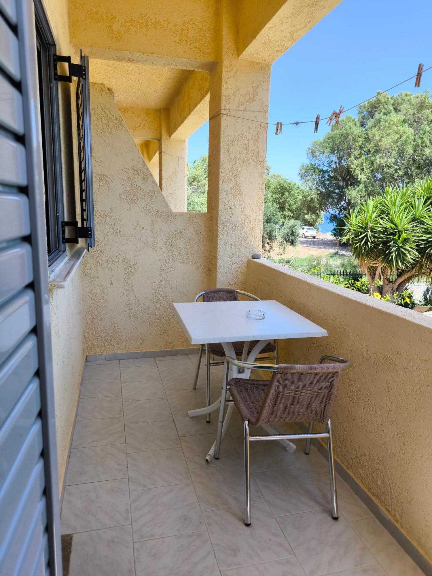 Alexia Rooms Палеохора Номер фото