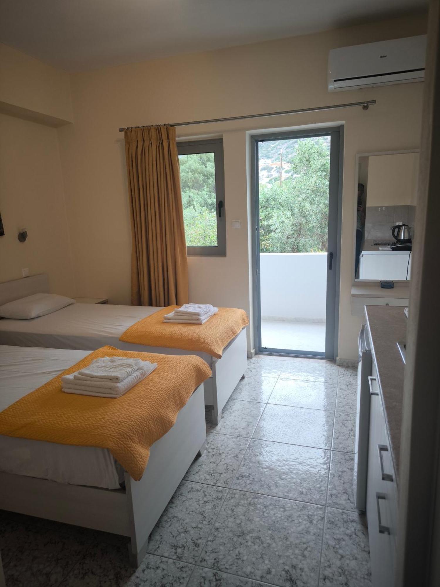 Alexia Rooms Палеохора Екстер'єр фото